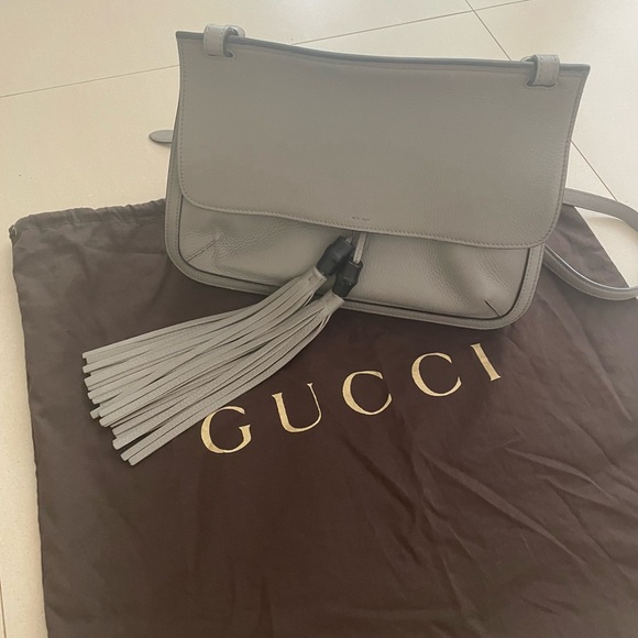 Authentic GUCCI Tasseled Lady Bamboo grey leather single flap crossbody bag. - Picture 2 of 16